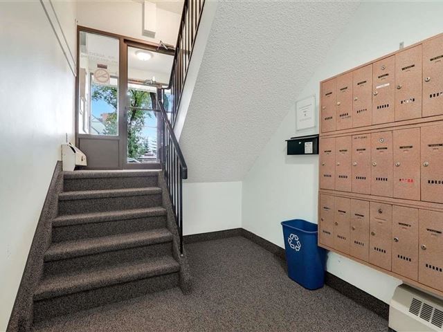 9312 104 AVE NW - photo 1