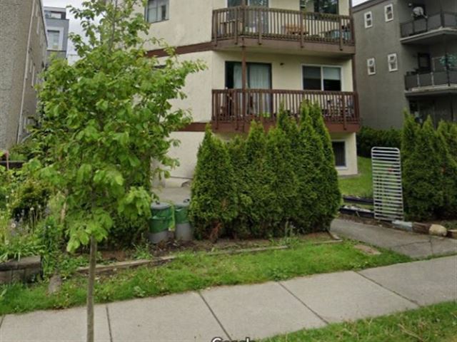 636 East 8th Ave - photo 2