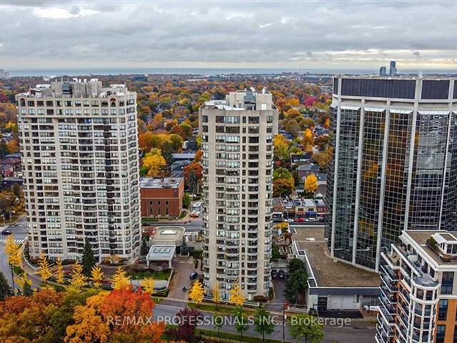 Kingsway on the Park - 1208 1 Aberfoyle Crescent - photo 1