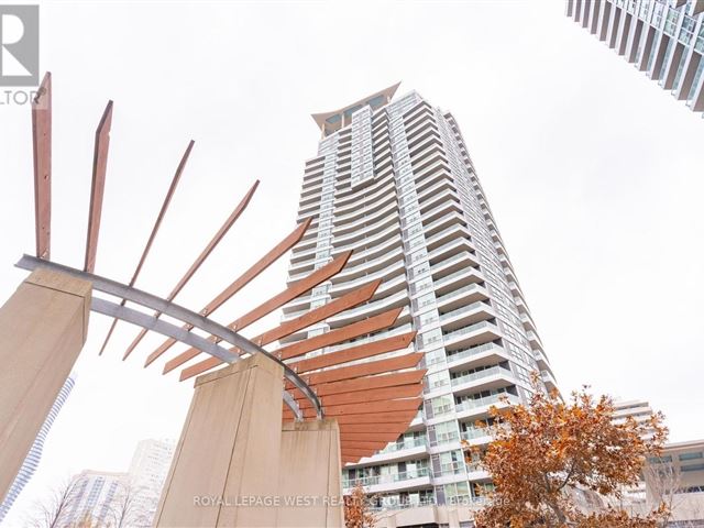 One City Centre - uph3101 1 Elm Drive West - photo 2