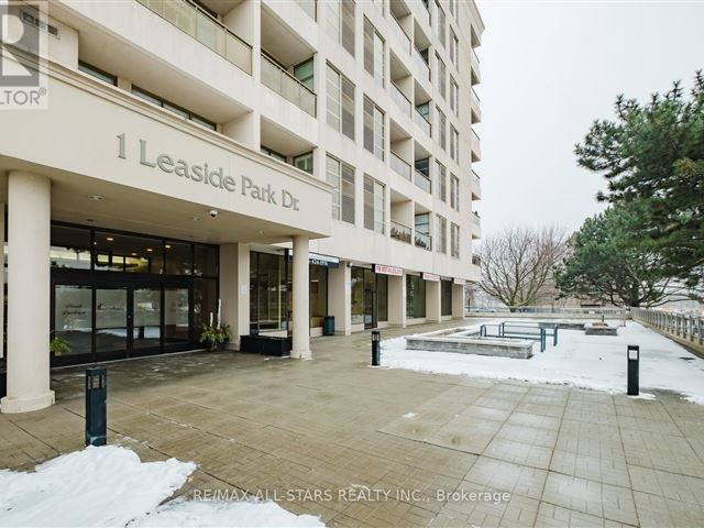 Leaside Park Terrace - 303 1 Leaside Park Drive - photo 1