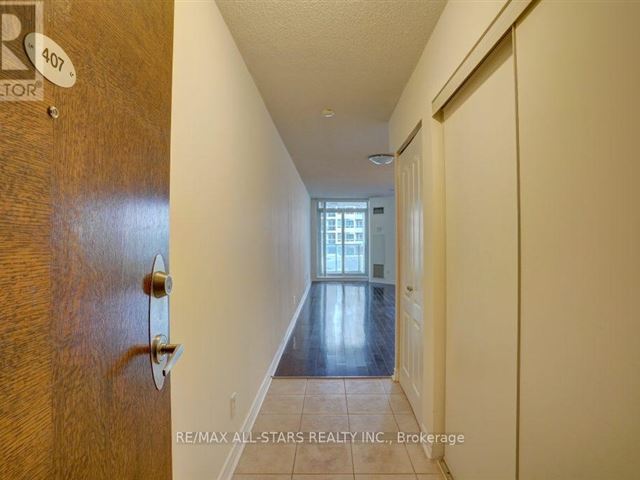 NY Towers - The Chrysler - 407 1 Rean Drive - photo 3