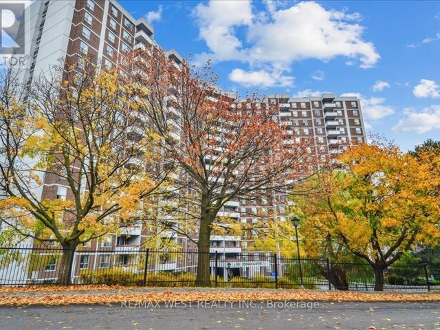 Wynford Park Condominiums - 317 10 Edgecliff Golfway - photo 1