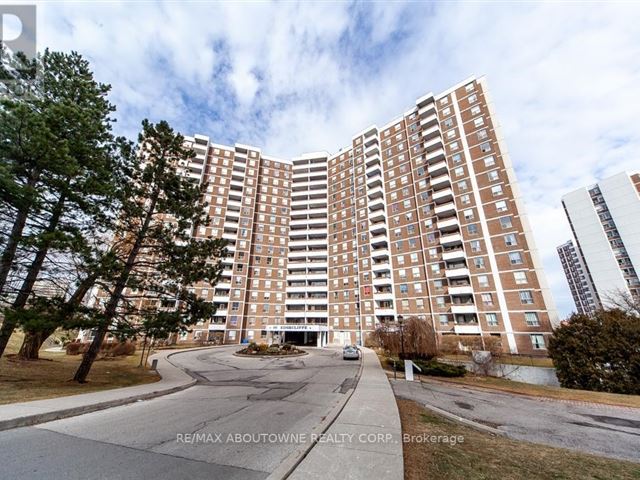 Wynford Park Condominiums - 1111 10 Edgecliff Golfway - photo 2