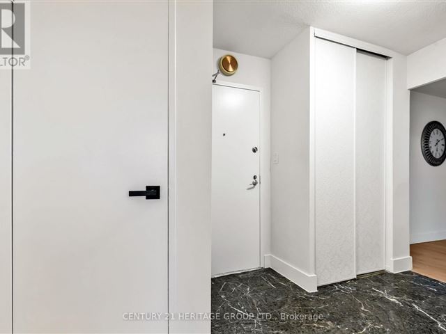 Wynford Park Condominiums - 1912 10 Edgecliff Golfway - photo 2