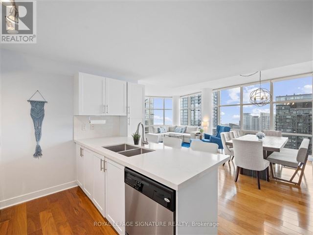 Harbour View Estates 1 - 4509 9 Spadina Avenue - photo 1