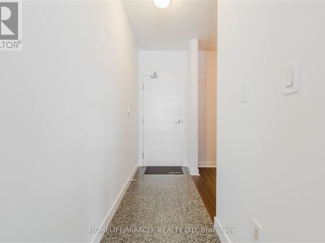 Harbour View Estates 1 - 1903 9 Spadina Avenue - photo 2