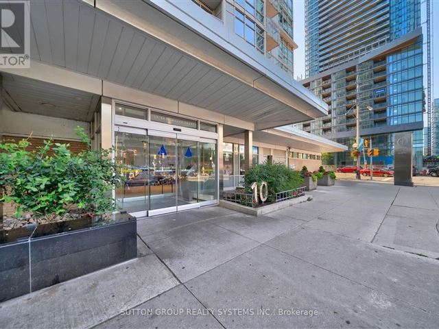 Harbour View Estates 1 - 805 9 Spadina Avenue - photo 2