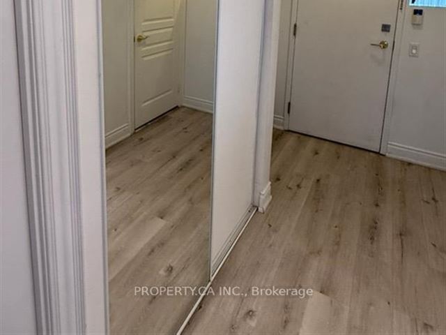 Grande Triomphe - 2205 10 Northtown Way - photo 2