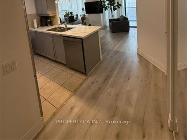 Grande Triomphe - 2205 10 Northtown Way - photo 3