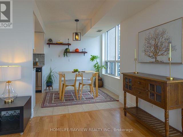 Grande Triomphe - 2512 10 Northtown Way - photo 2