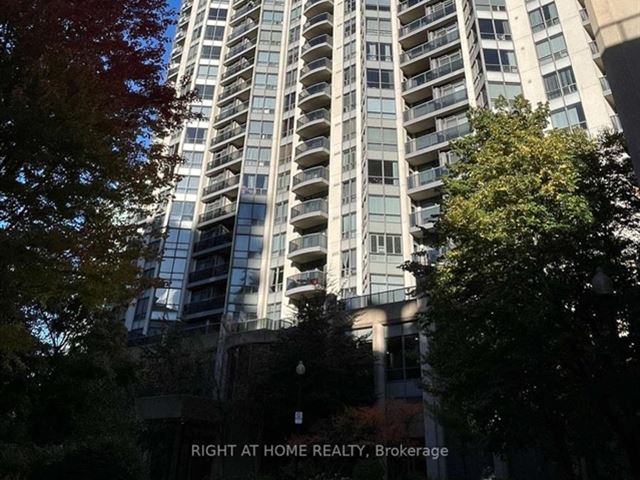 Grande Triomphe - 1814 10 Northtown Way - photo 1