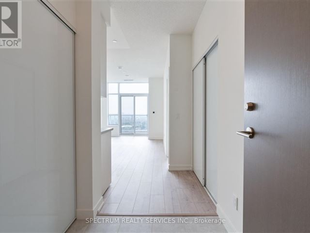 The Humber - 2202 10 Wilby Crescent - photo 2