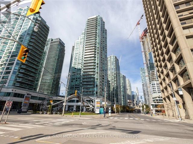 Residences of the World Trade Centre - 1404 10 Yonge Street - photo 2