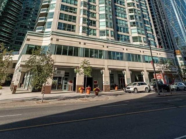 Residences of the World Trade Centre - 513 10 Yonge Street - photo 3