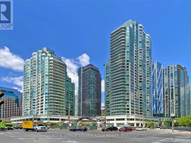 Residences of the World Trade Centre - 706 10 Yonge Street - photo 2