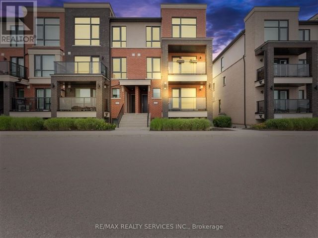 Urban Towndominiums - 42 100 Dufay Road - photo 1