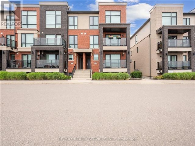 Urban Towndominiums - 42 100 Dufay Road - photo 2