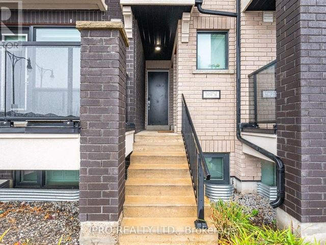 Urban Towndominiums - 83 100 Dufay Road - photo 3