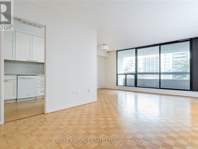 High Park Green - 407 50 Quebec Avenue - photo 2