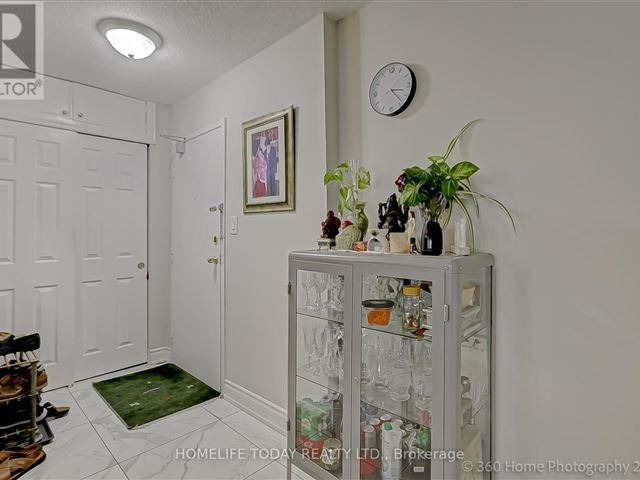 100 Wingarden Court Condominium - 1511 100 Wingarden Court - photo 2