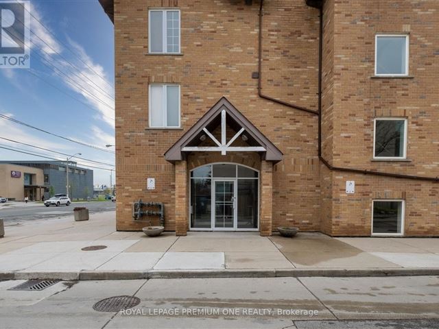 Stonegate Villas - 308 1000 Sheppard Avenue West - photo 2