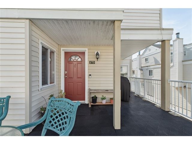 Guildford Park Estates - 173 10077 156 Street - photo 2