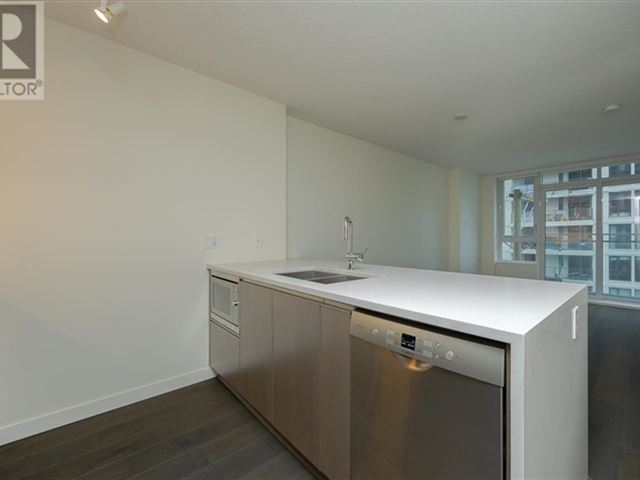 Modern - 604 1009 Harwood Street - photo 2