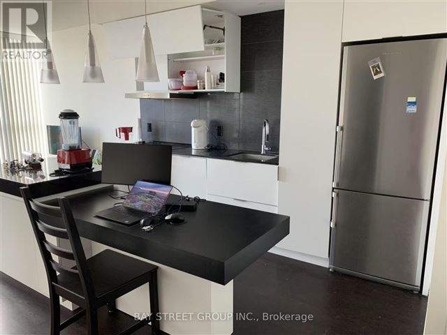 X2 Condos - 2803 101 Charles Street East - photo 2