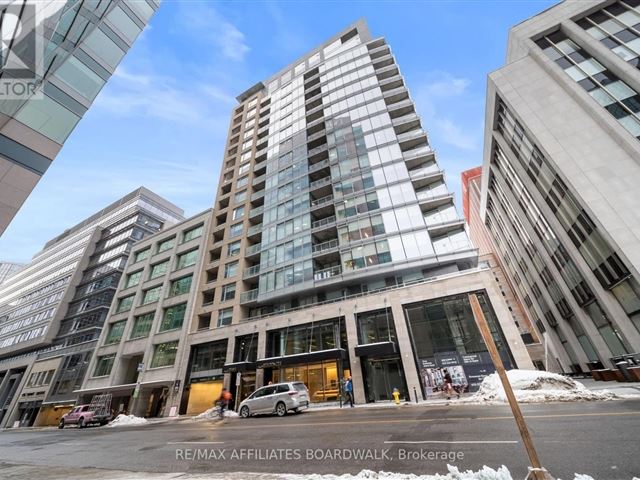 reResidences -  101 Queen Street - photo 1