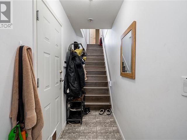 Windsor Mews - 3 1010 Ewen Avenue - photo 2