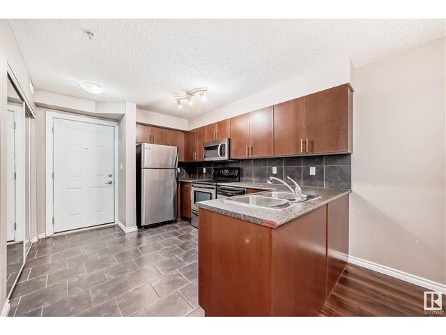 10118 106 AVE NW - 104 10118 106 Avenue Northwest - photo 2