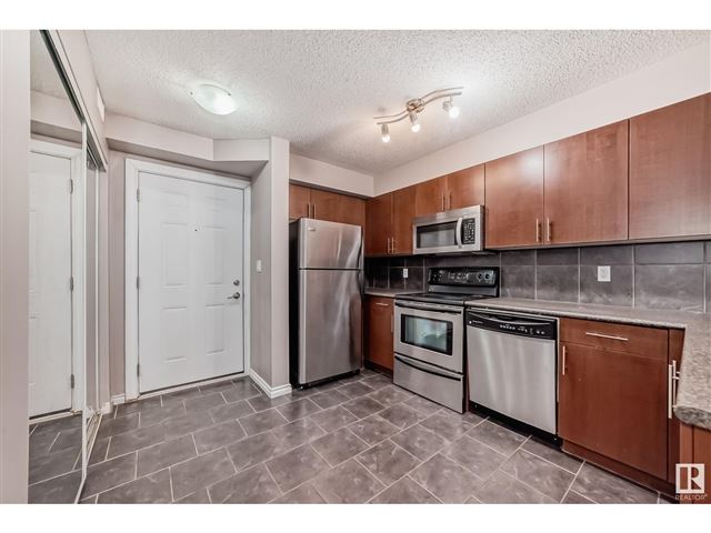 10118 106 AVE NW - 104 10118 106 Avenue Northwest - photo 3