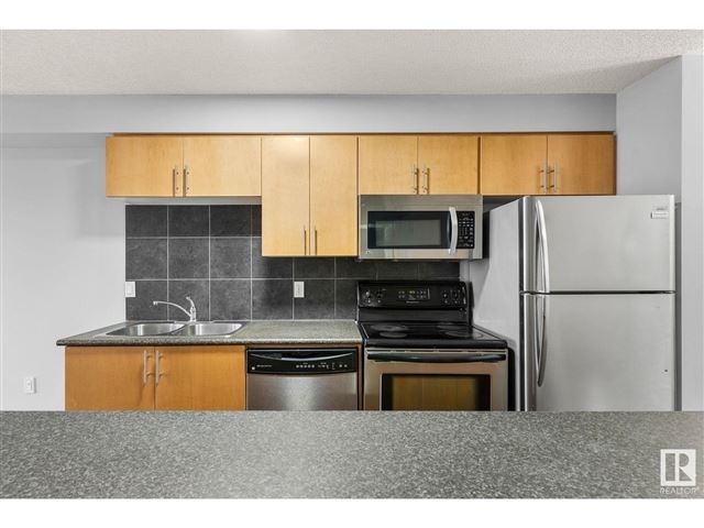 10118 106 AVE NW - 113 10118 106 Avenue Northwest - photo 2