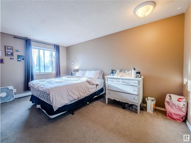 10432 76 AVE NW - 303 10432 76 Avenue Northwest - photo 3