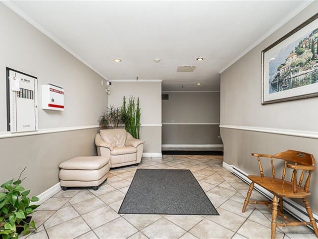 Guildford Greene - 212 10468 148 Street - photo 3