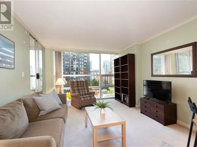 Wall Centre - 609 1050 Burrard Street - photo 2