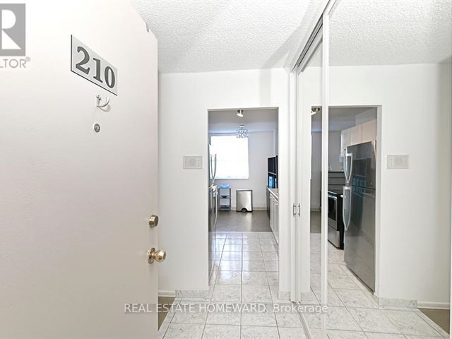 1071 Woodbine Avenue Condos - 210 1071 Woodbine Avenue - photo 2