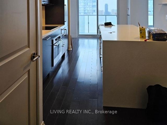 U Condominium - 2911 75 Saint Mary Street - photo 3