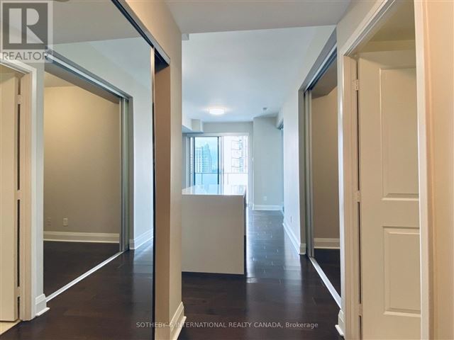 U Condominium - 2309 75 Saint Mary Street - photo 3