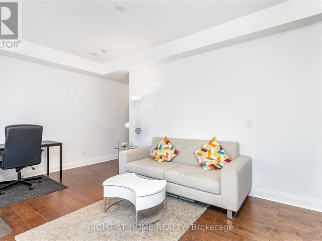 U Condominium - 3308 75 Saint Mary Street - photo 3