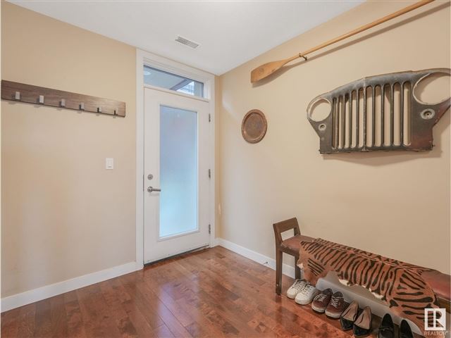 10808 71 AVE NW - 307 10808 71 Avenue Northwest - photo 2