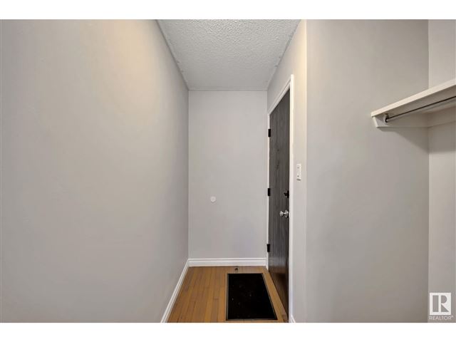 10931 83 ST NW - 11 10931 83 Street Northwest - photo 2