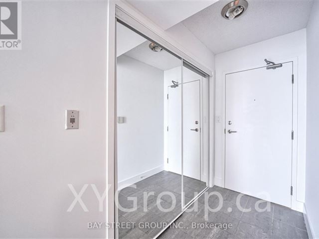 West One - CityPlace - 3001 11 Brunel Court - photo 2