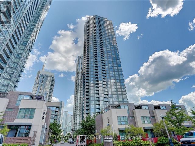 West One - CityPlace - 807 11 Brunel Court - photo 1