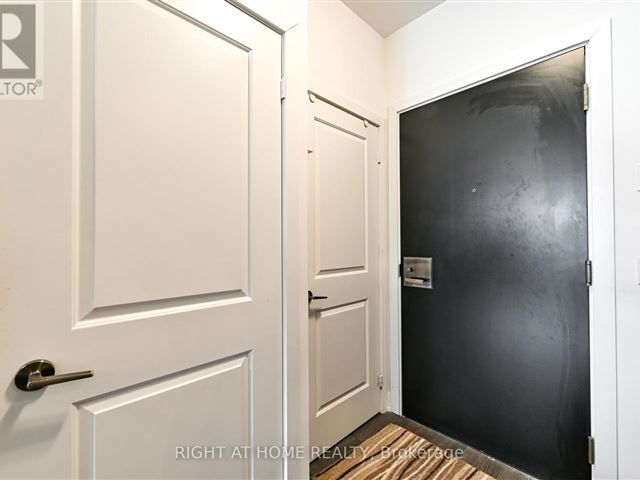 Distinction Condos - 1008 11 Lillian Street - photo 3