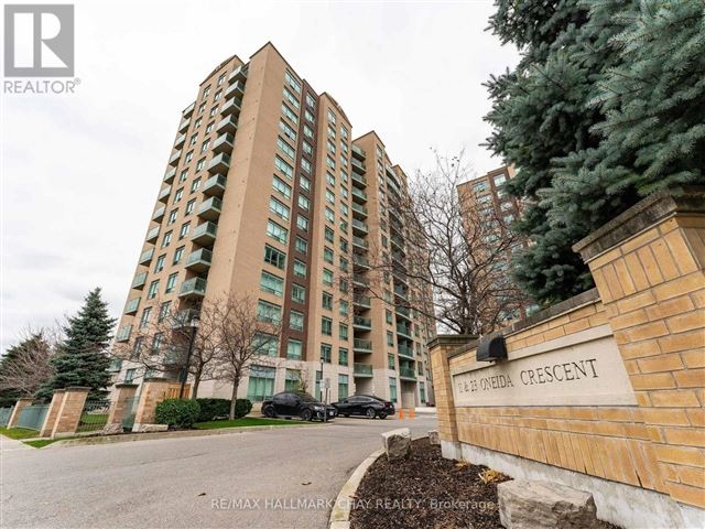 The Gates of Bayview Glen VII - 406 11 Oneida Crescent - photo 2