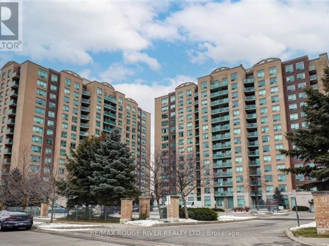 The Gates of Bayview Glen VII - 1008 11 Oneida Crescent - photo 1