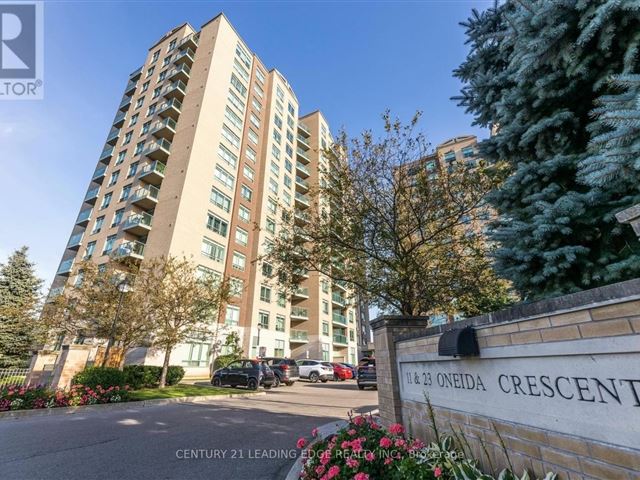 The Gates of Bayview Glen VII - 712 11 Oneida Crescent - photo 1