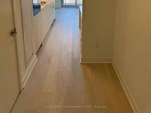 11 Yorkville - 2204 11 Yorkville Avenue - photo 2